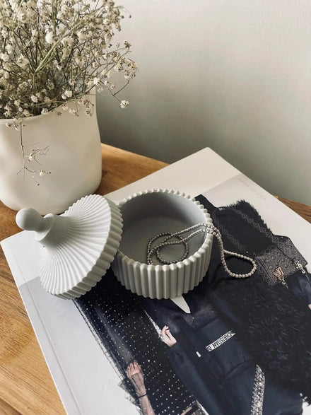 Pots & vases