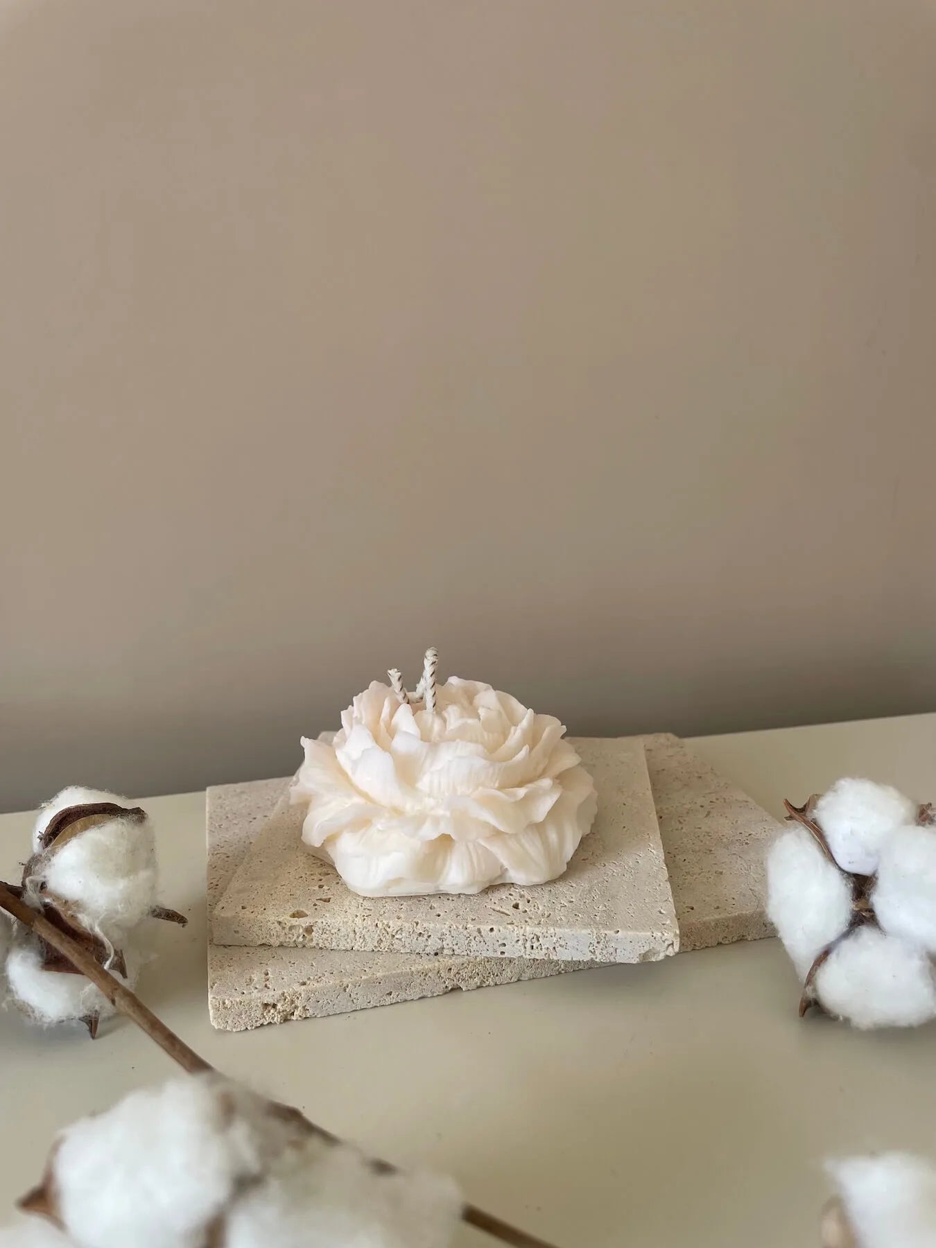 Peony - Decorative candle